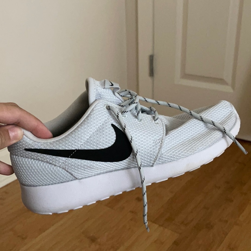 Women’s Nike Roshes